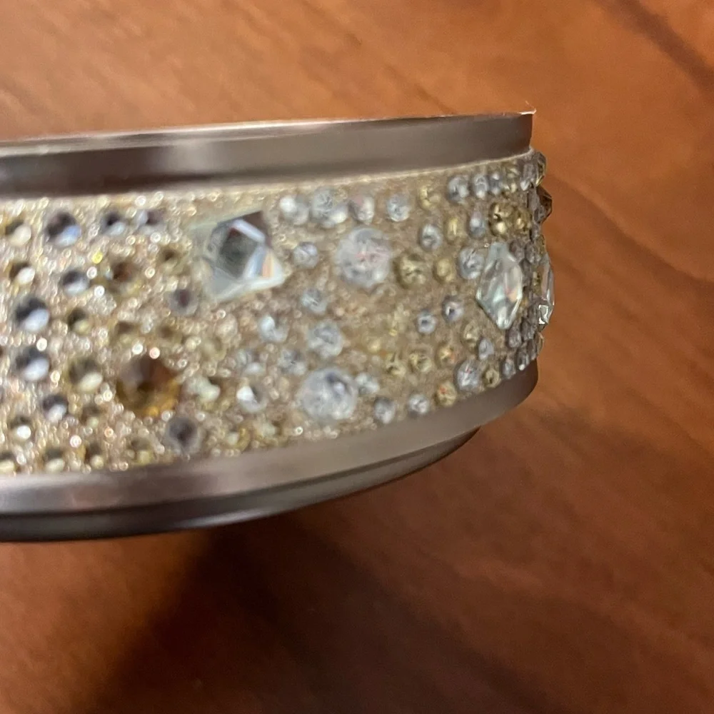 Bath and Body works pearls and gems 3 wick candle holder - Picture 5 of 5